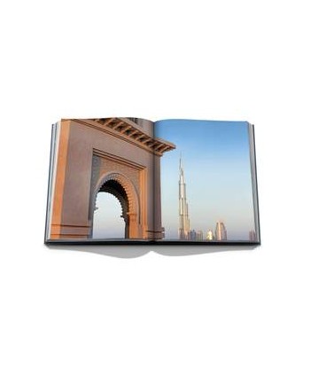 Dubai Wonder Book Pour